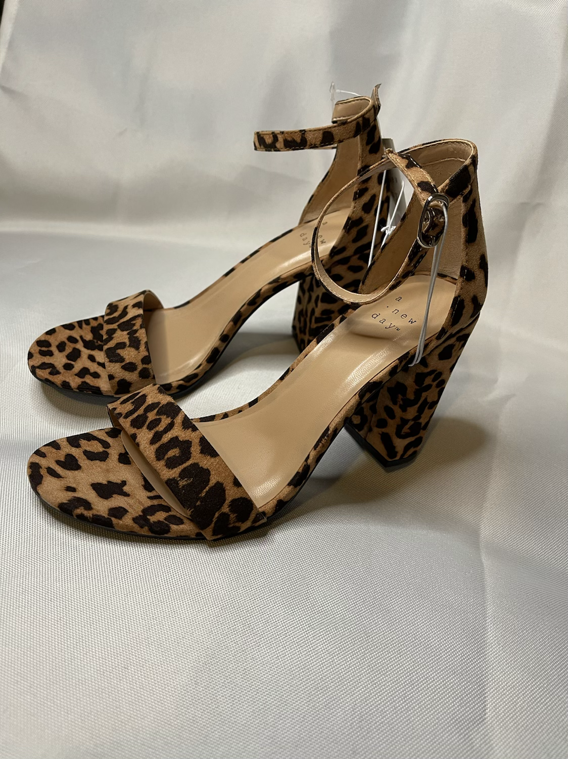 A New Day Ema High Block Heel Pump Animal Print Size 6.5